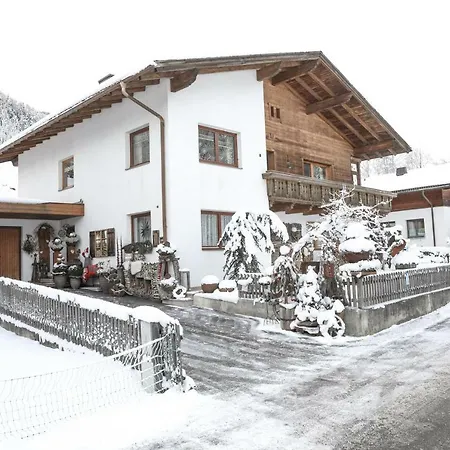 Haus Lutt リート・イム・オーバーインタール