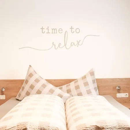 Haus Lutt アパート *